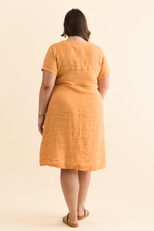 Nara Peach Linen Pocket Dress,Brunette model,alt text|model:Gabby image 12