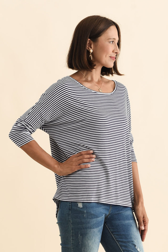 alt text|model:Cara image 4