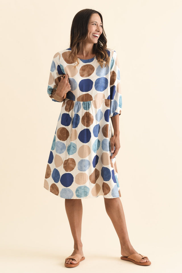 alt text|model:Cara image 3