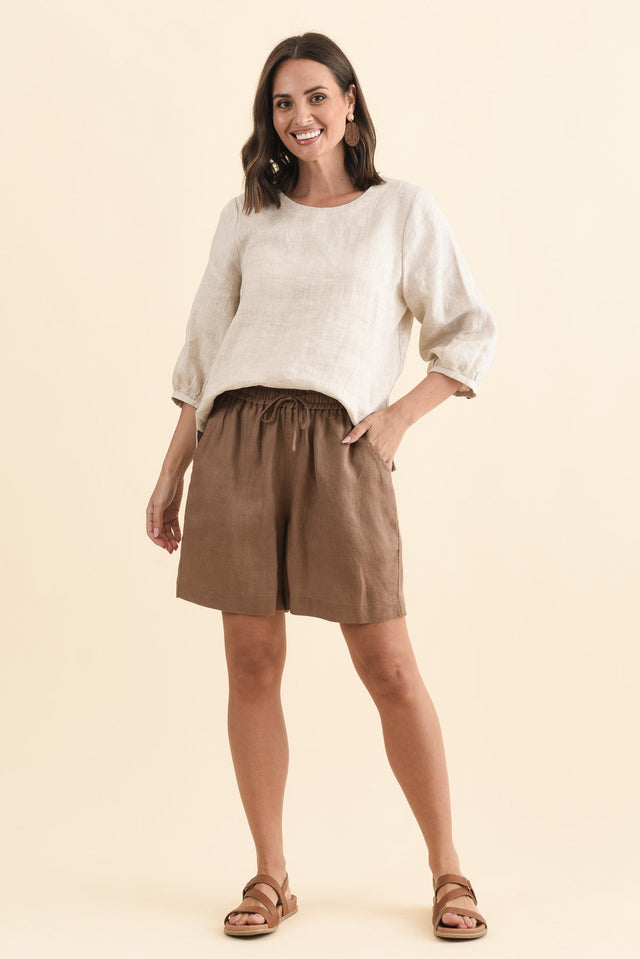 Nirah Mocha Linen Pocket Shorts,Brunette model,alt text|model:MJ image 7