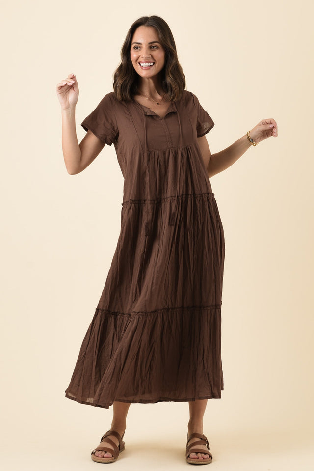 Nona Chocolate Crinkle Cotton Maxi Dress,Brunette model,alt text|model:MJ image 6