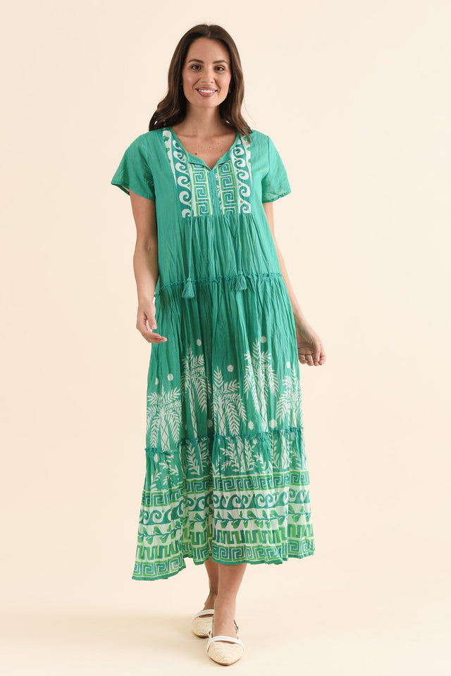 Nona Green Beach Crinkle Cotton Maxi Dress,Full Body,Brunette model,alt text|model:MJ image 3