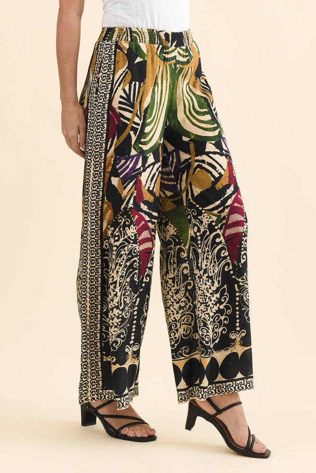Odia Green Mosaic Wide Leg Pants,Brunette model,alt text|model:MJ image 4