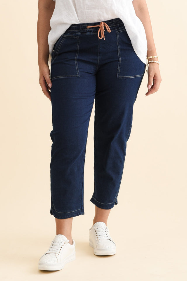 alt text|model:Emilia image 8