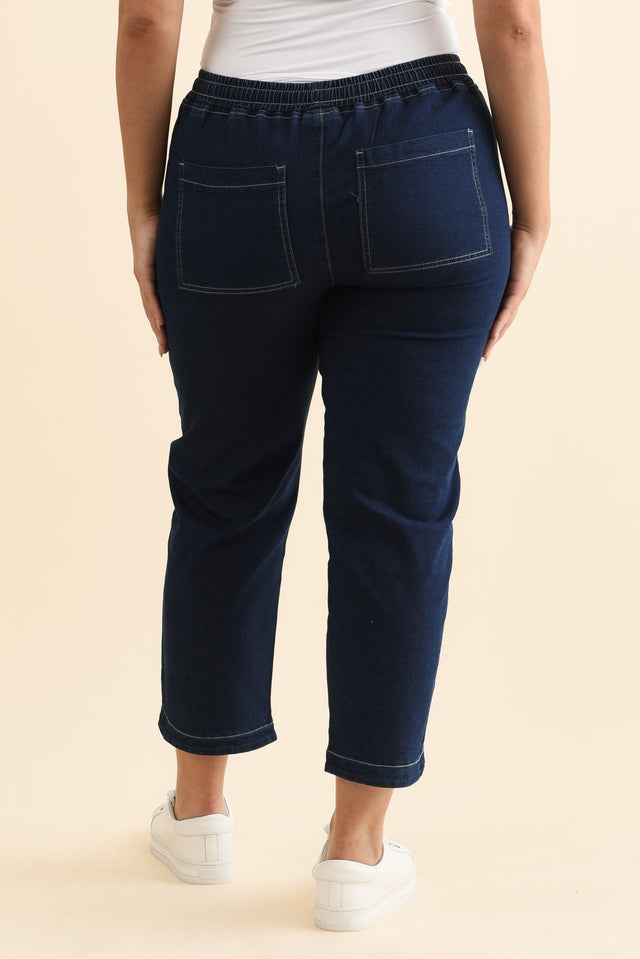 alt text|model:Emilia image 11