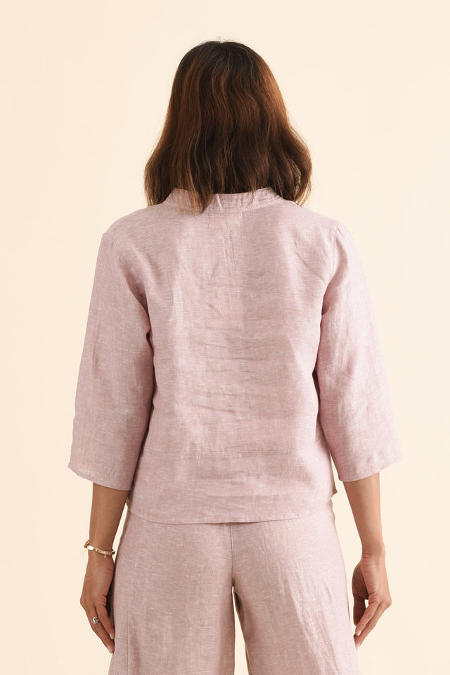 Oregon Blush Linen Top,Back,Brunette model,alt text|model:Cara image 4