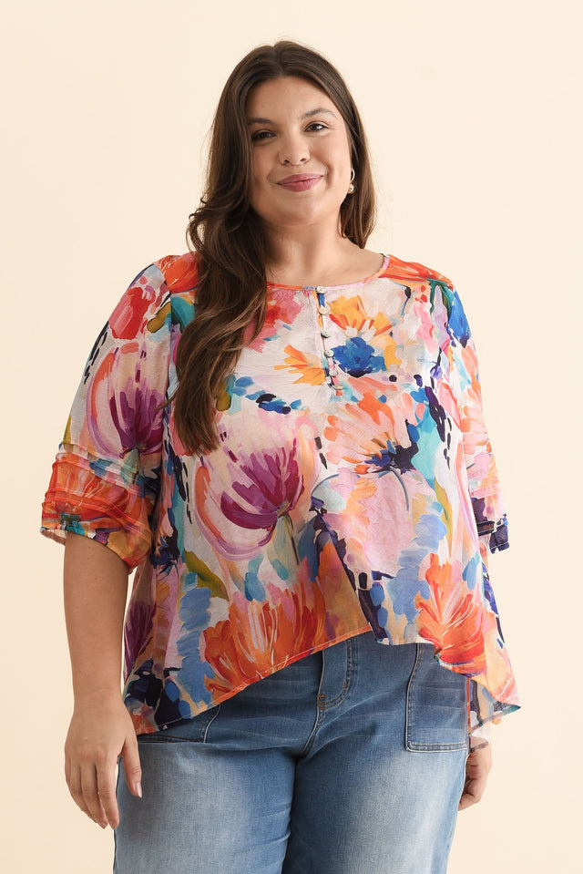 Paden Orange Floral Button Top,Brunette model,plus-size,curve-tops,plus-size-sleeved-tops,alt text|model:Gabby image 8