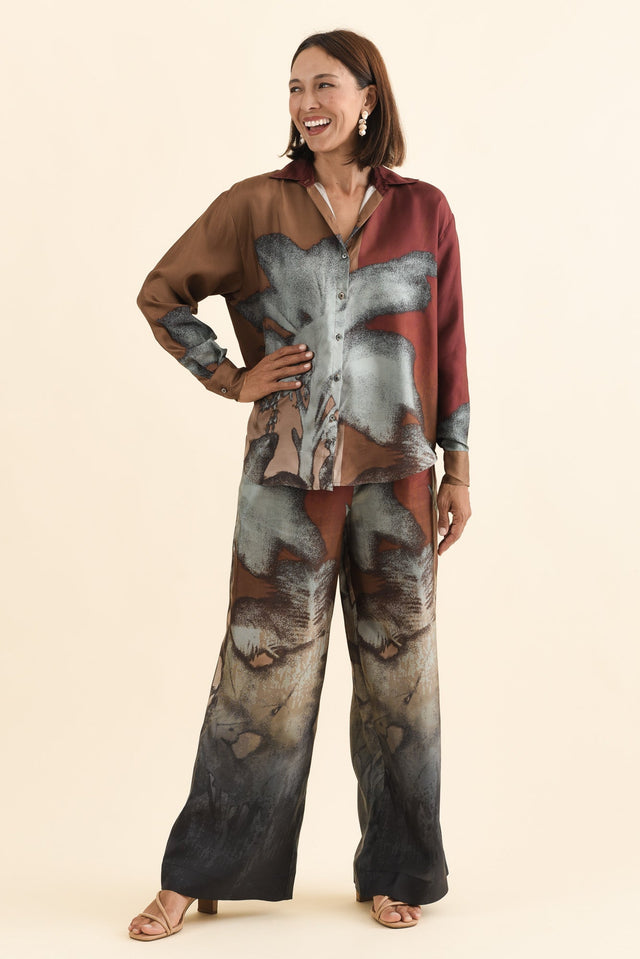 Palisades Mocha Floral Silk Shirt,Brunette model,alt text|model:Cara image 7