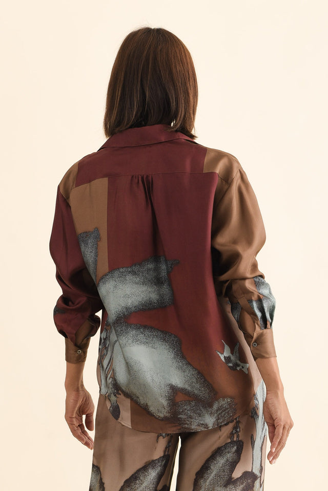 Palisades Mocha Floral Silk Shirt,Brunette model,alt text|model:Cara image 5