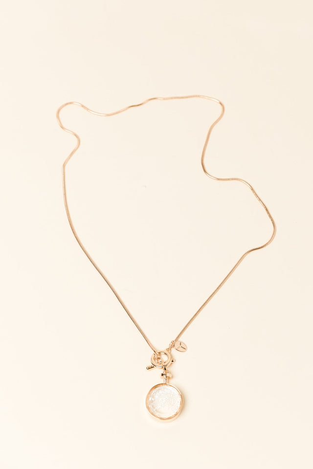 Pera White Circle Pendant Necklace