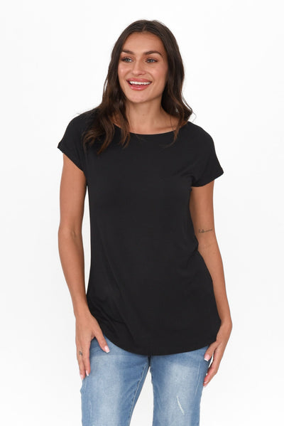 Pia Black Bamboo Boatneck Tee neckline_Boat print_Plain sleevetype_Cap length_Hip hem_Curved sleeve_Short TOPS    alt text|model:Brontie