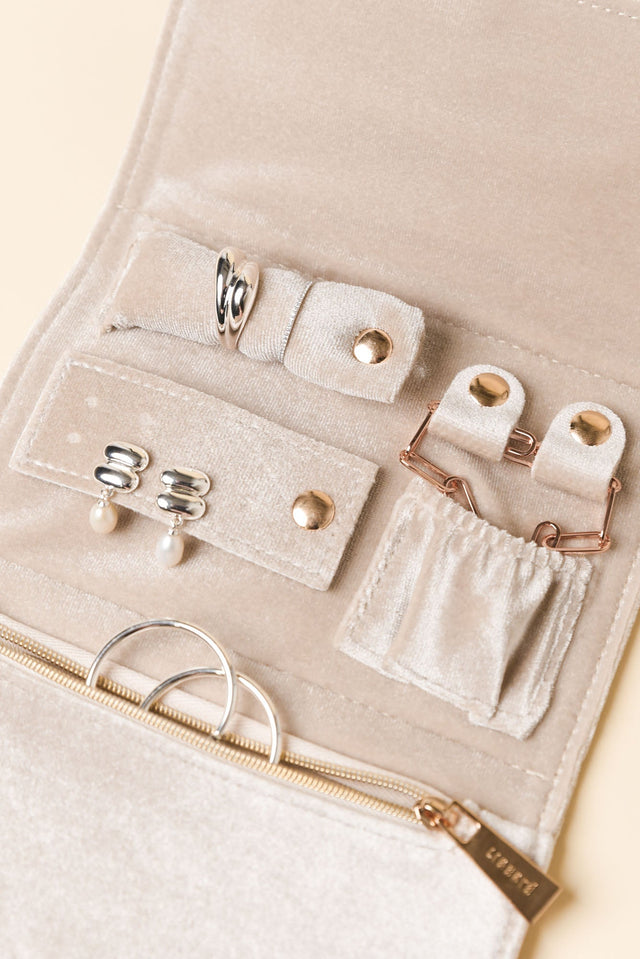 Pisa Beige Velvet Jewellery Wallet image 3
