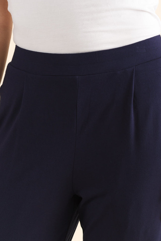 Polaris Navy Bamboo Cropped Pants,Detail,Brunette model,alt text|model:MJ image 5