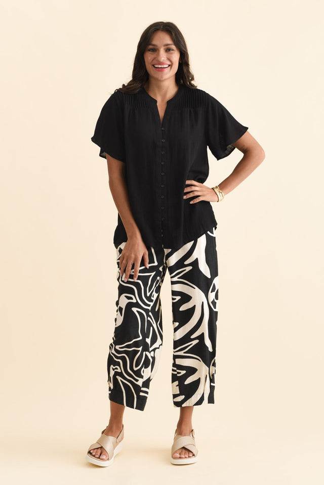 Ponny Black Linen Blend Button Top,Brunette model,alt text|model:Brontie image 7