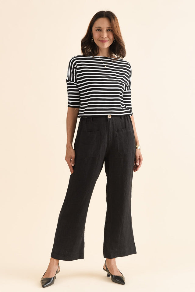 Ralph Black Linen Pocket Pants,Full Body,Brunette model,alt text|model:Cara image 2