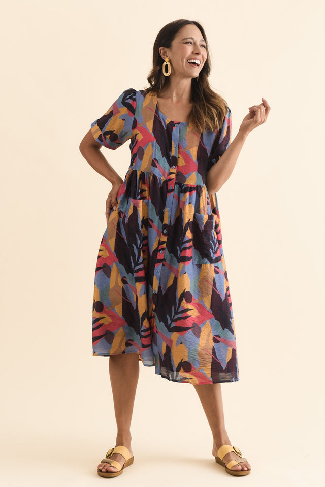 alt text|model:Cara image 3