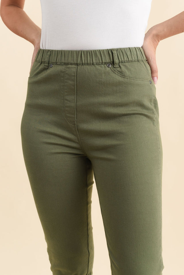 Reed Khaki Stretch Cotton Pants,Brunette model,alt text|model:MJ image 7