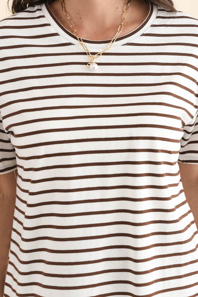 Relax Chocolate Stripe Cotton Tee,Detail,Brunette model,alt text|model:MJ image 5