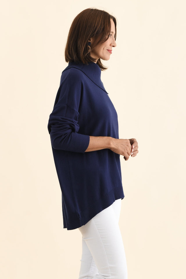 alt text|model:Cara image 4