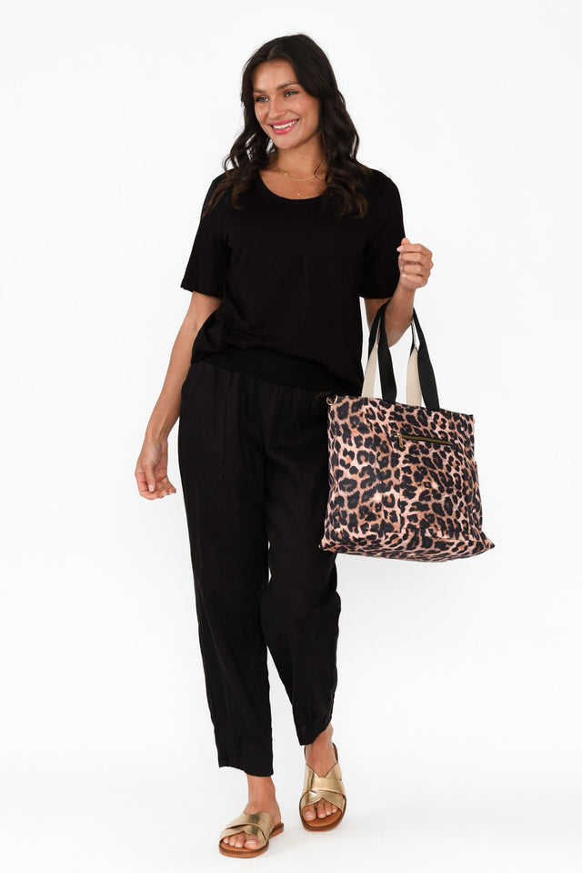 alt text|model:Brontie image 3