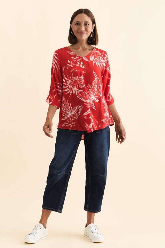 Riveria Red Floral V Neck Top,Brunette model,alt text|model:Cara image 9