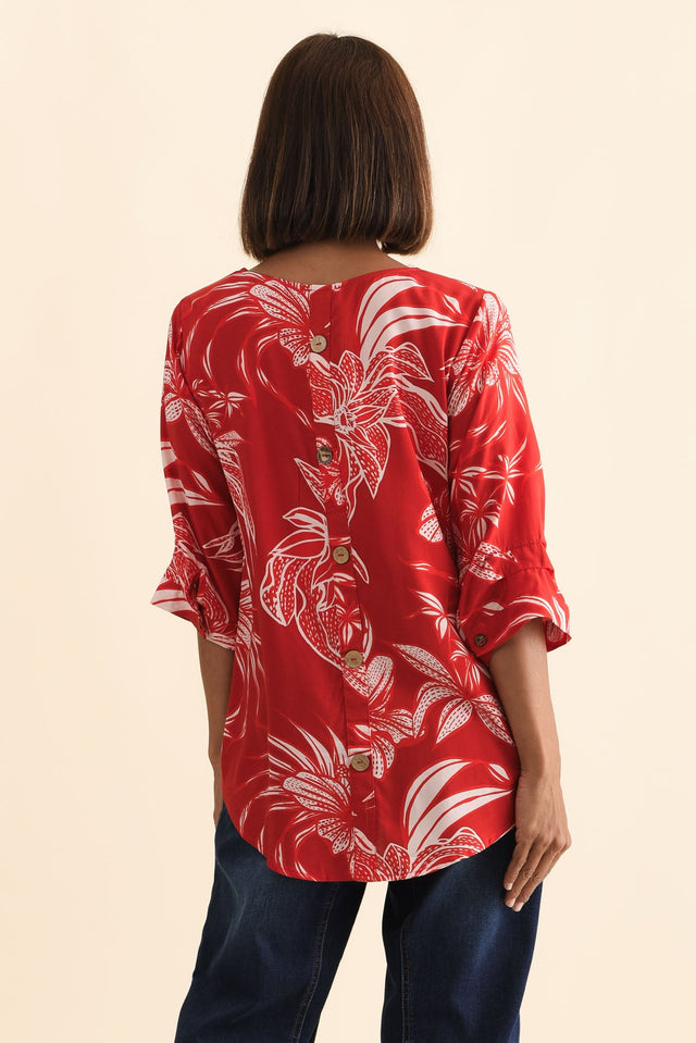Riveria Red Floral V Neck Top,Brunette model,alt text|model:Cara image 7