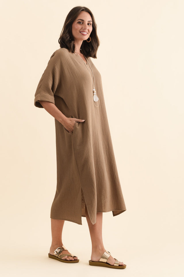 alt text|model:MJ image 3