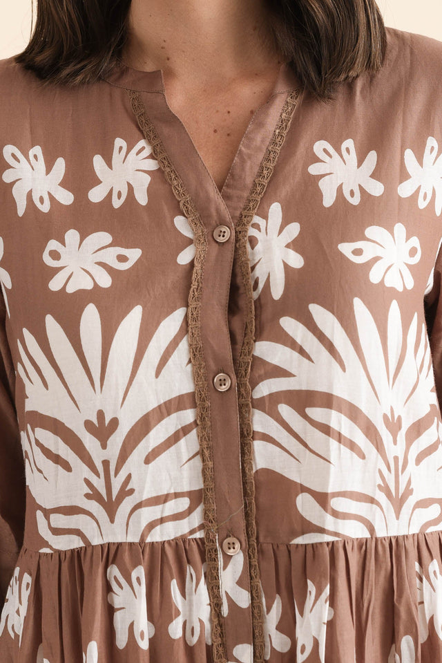 Romy Mocha Beach Crinkle Cotton Dress,Detail,Brunette model,alt text|model:MJ image 5