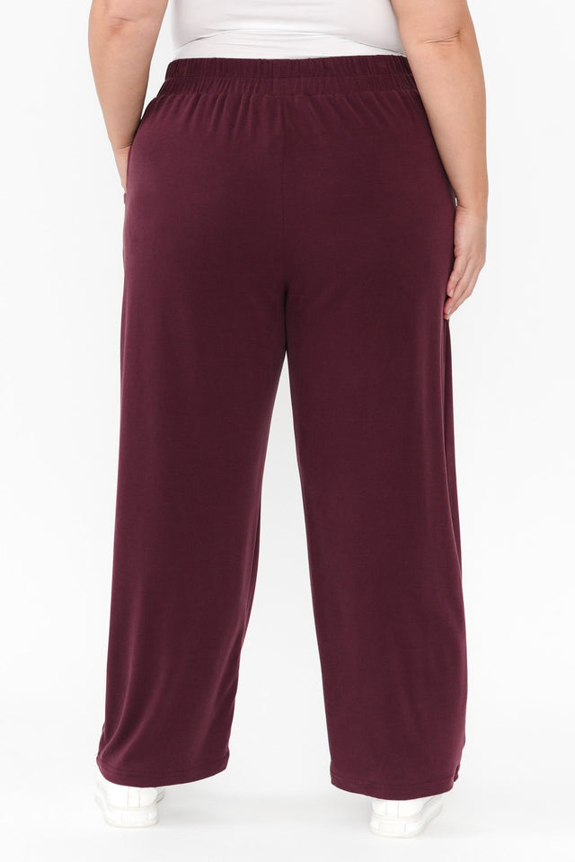 alt text|model:Caitlin image 11