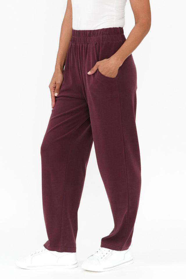 alt text|model:Cara image 4