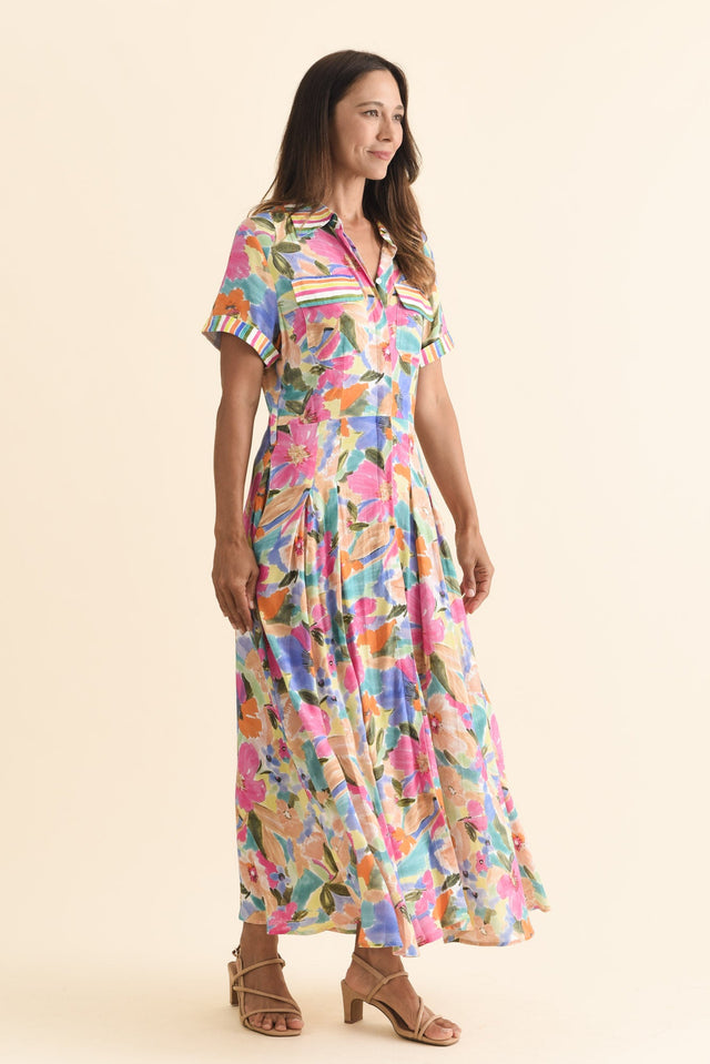 alt text|model:Cara image 4