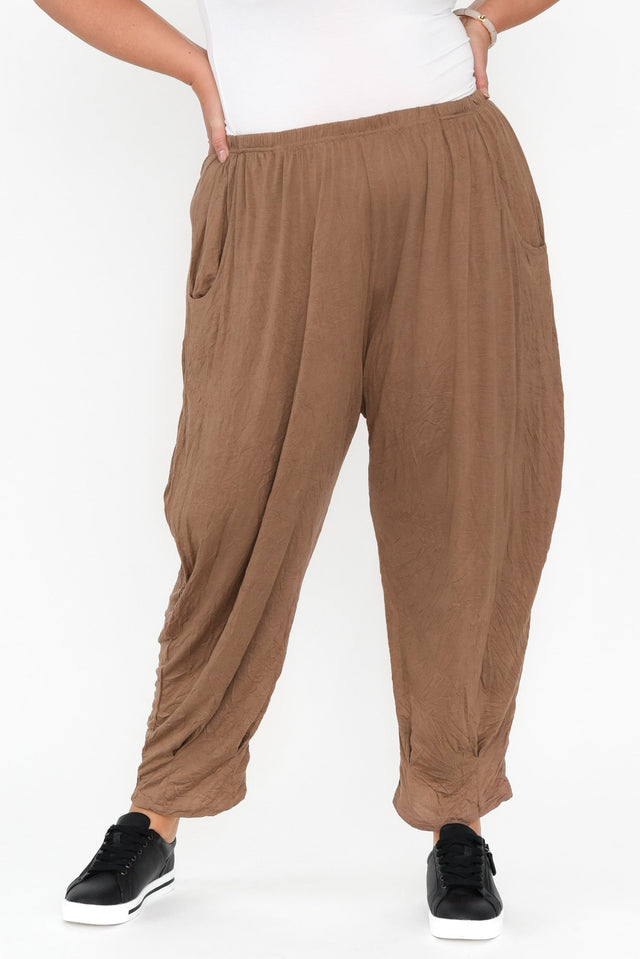 plus-size,curve-bottoms,plus-size-pants,alt text|model:Caitlin;wearing:L/XL