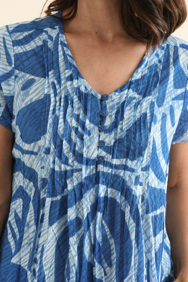 Sabina Cobalt Abstract Crinkle Cotton Dress,Detail,Brunette model,alt text|model:Cara image 5