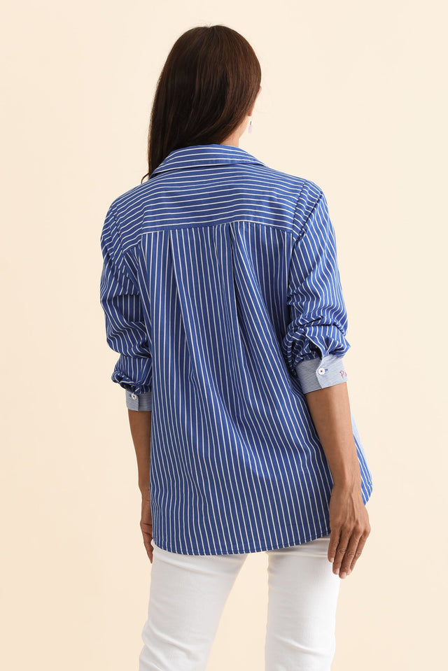 alt text|model:Cara image 4