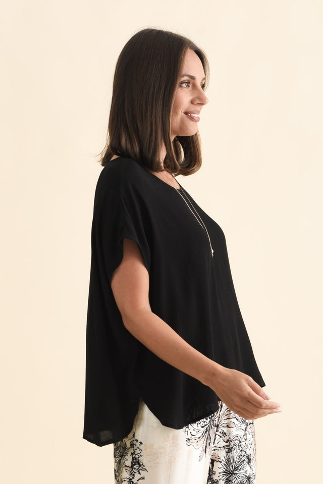 alt text|model:MJ image 4