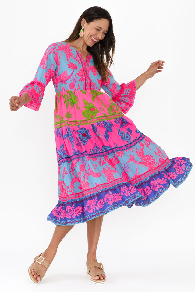 alt text|model:Cara image 6