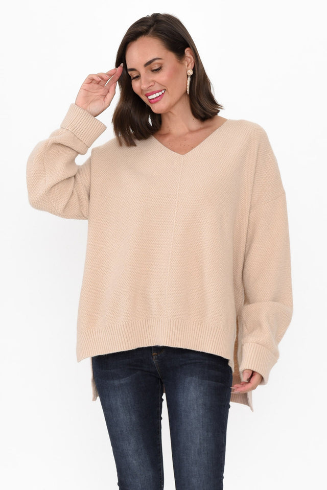 Samy Beige Knit Jumper neckline_V Neck hem_Hi Lo print_Plain sleeve_Long colour_Nude JUMPERS  alt text|model:
MJ;wearing:S