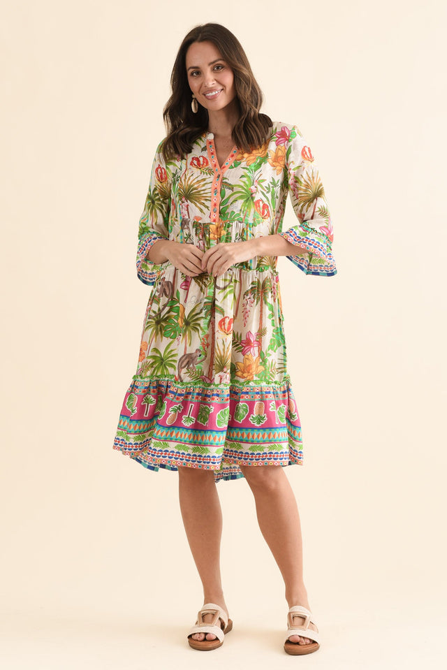 Sandy Green Palm Pocket Dress,Full Body,Brunette model,alt text|model:MJ image 6