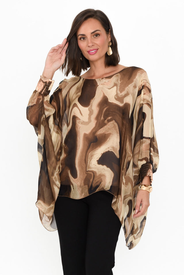 Sashia Brown Swirl Silk Layer Top neckline_Boat print_Abstract sleevetype_Batwing length_Hip sleeve_Long TOPS   alt text|model:MJ;wearing:One Size