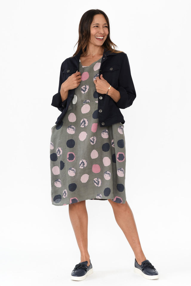 alt text|model:Cara image 4