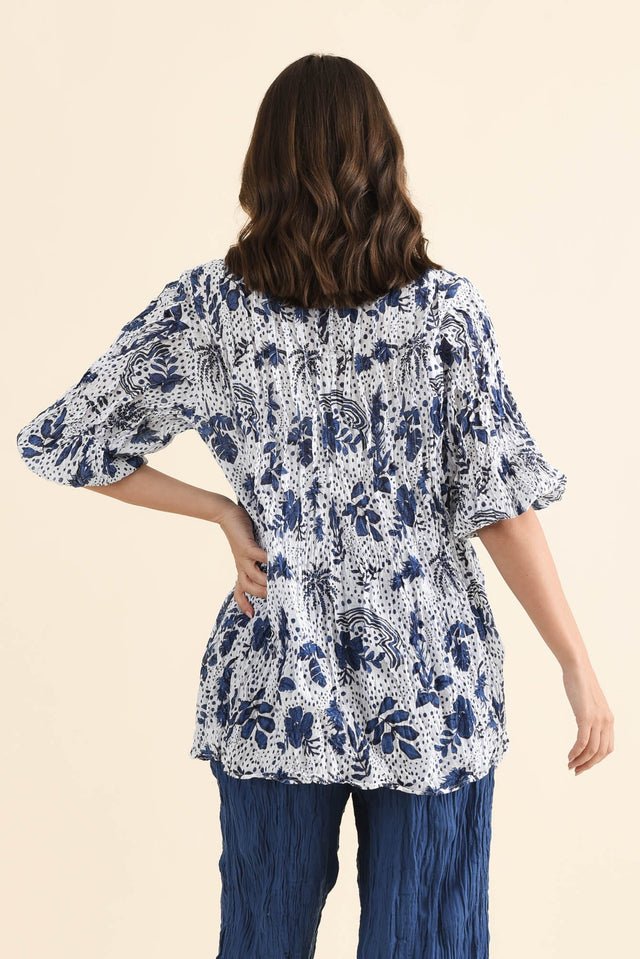 Selma Blue Garden Crinkle Cotton Top,Back,Brunette model,alt text|model:MJ image 4