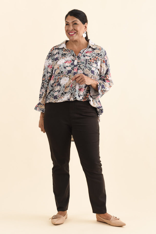 Shanae Navy Garden Collared Shirt,Brunette model,alt text|model:Pilita image 10