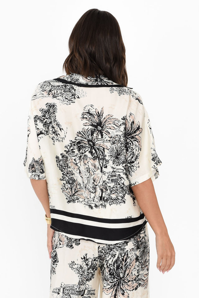 alt text|model:MJ image 5