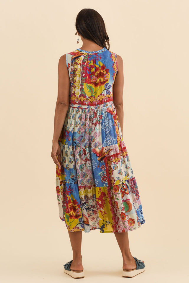 alt text|model:Cara image 4