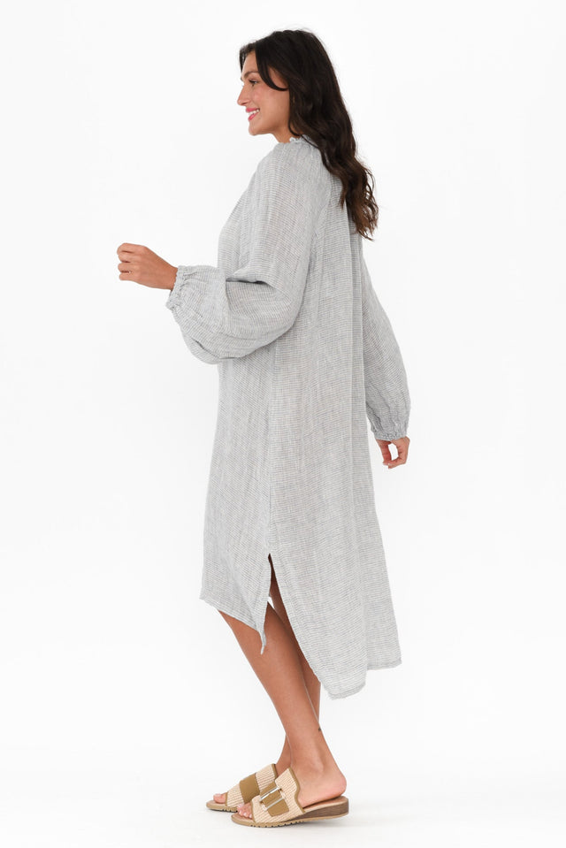 alt text|model:Brontie image 4