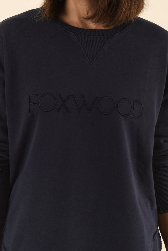 Simplified Navy Cotton Crewneck Sweatshirt,Detail,Brunette model,alt text|model:Cara image 5