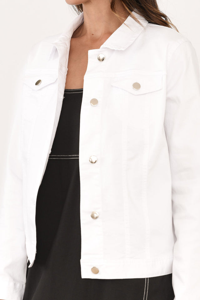 alt text|model:Cara image 8