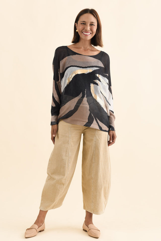 alt text|model:Cara image 7