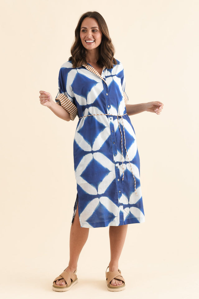 Soli Blue Geo Cotton Shirt Dress,Full Body,Brunette model,alt text|model:MJ image 6