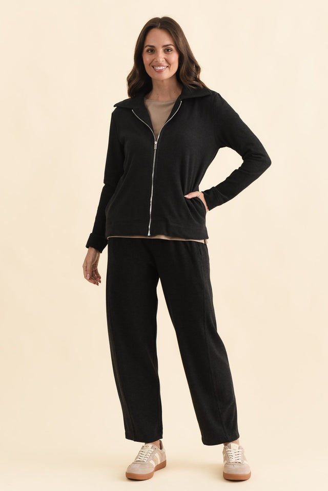 Souffle-Touch Charcoal Zip Jacket,Brunette model,alt text|model:MJ image 8